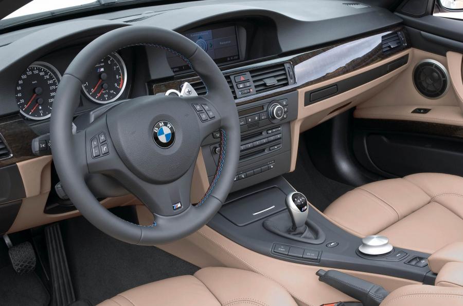  BMW M3 Convertible 2009 года  (фото 16 из 59)
